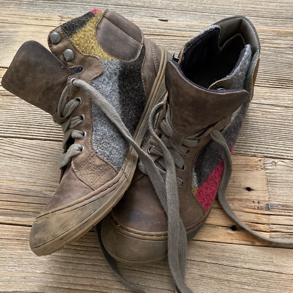 Last Chance🥳! OTBT Providence Booties. Size 7.5. - Picture 5 of 10